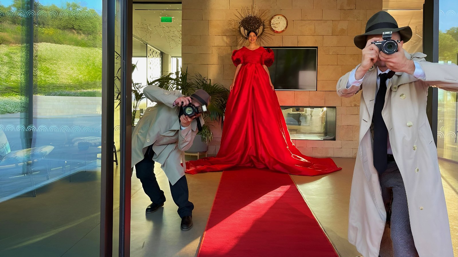 Paparazzi-style performers and a living red carpet
